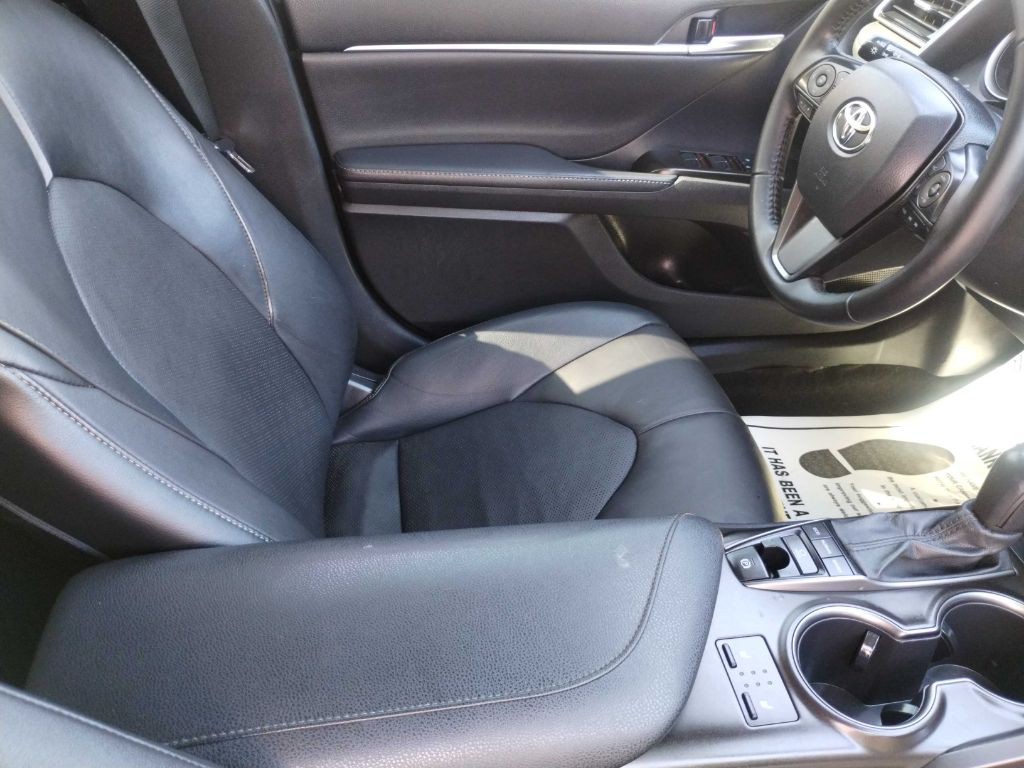 2021 Toyota Camry Image 19