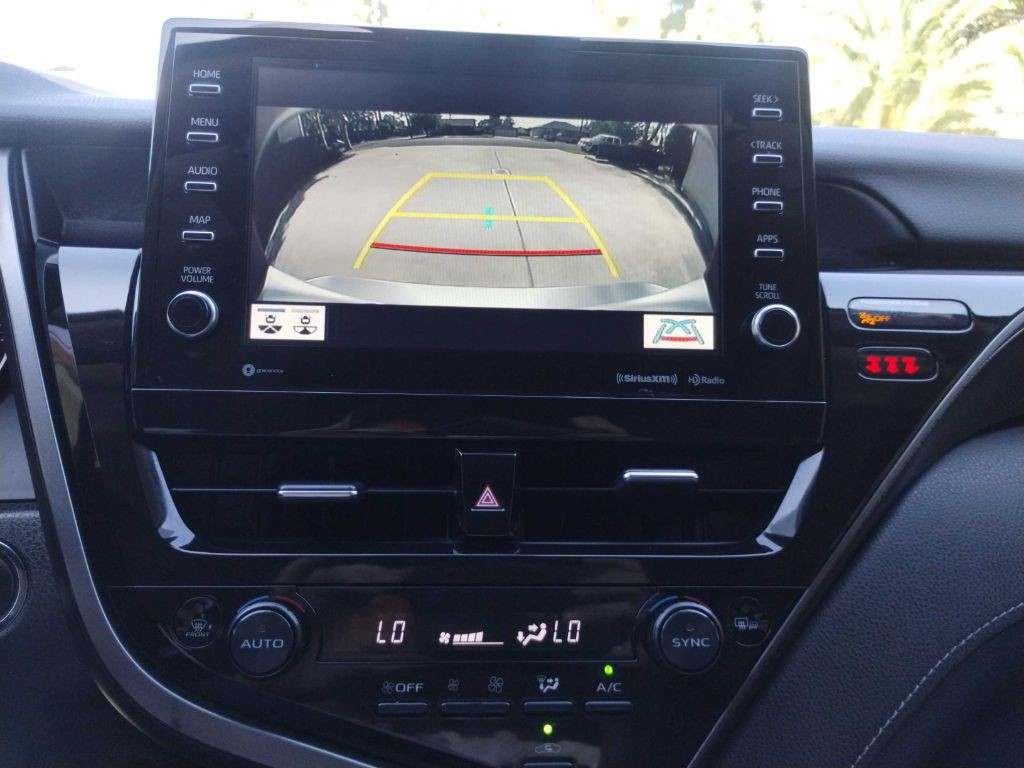 2021 Toyota Camry Image 21