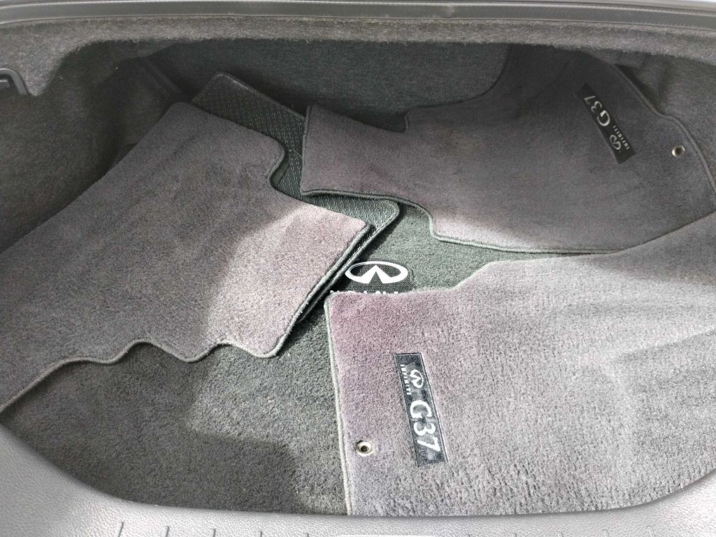 2013 INFINITI G37 Image 12