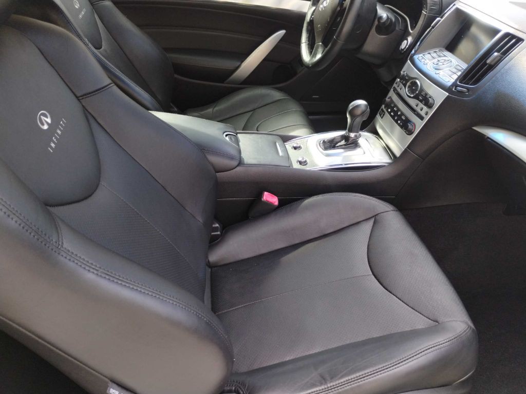 2013 INFINITI G37 Image 15