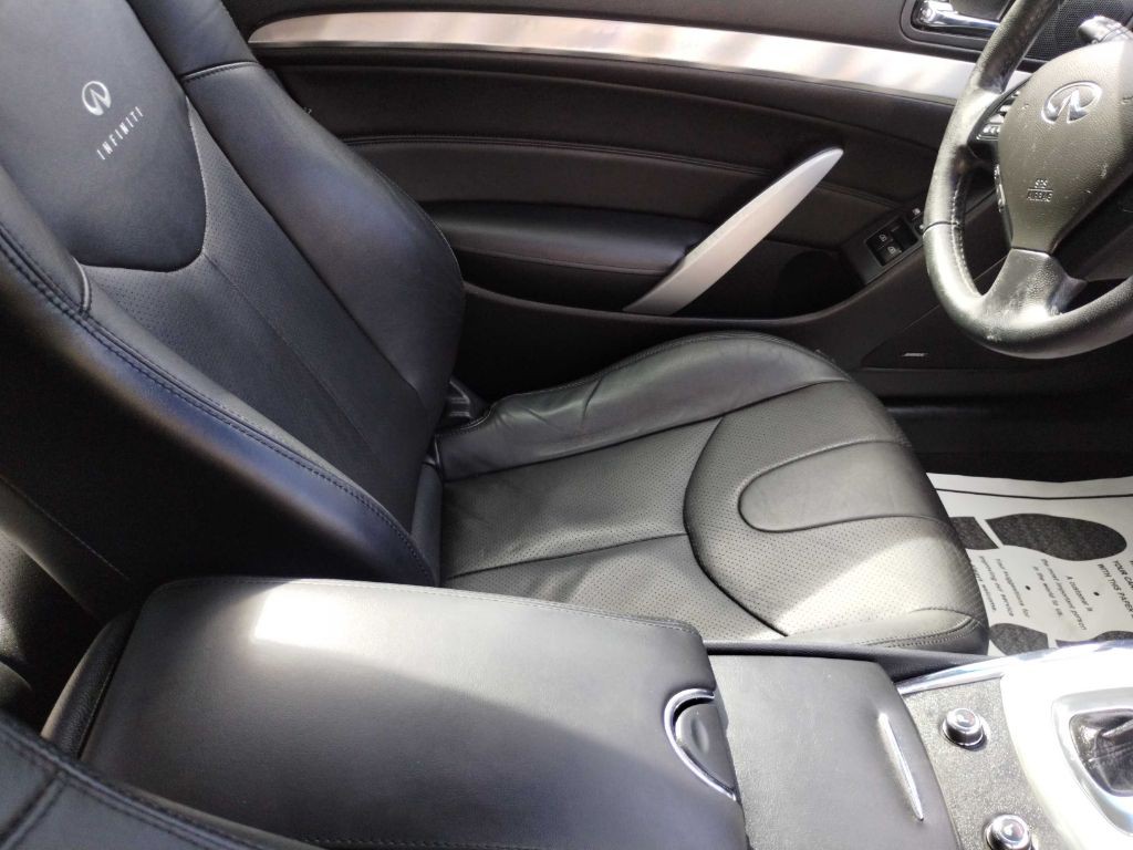 2013 INFINITI G37 Image 16