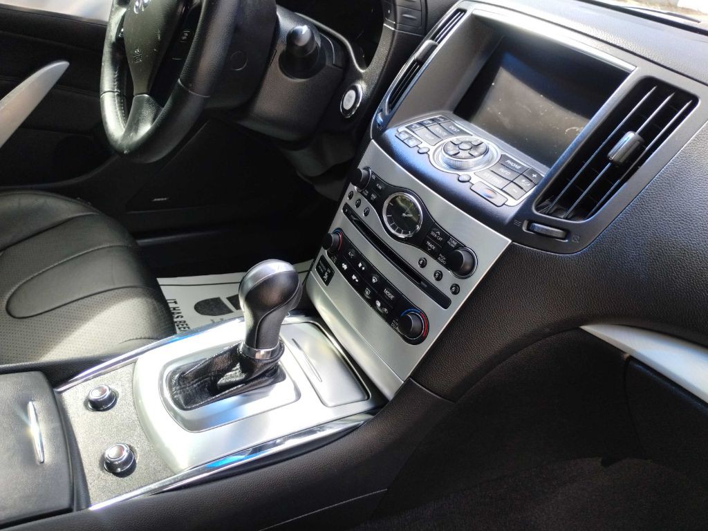 2013 INFINITI G37 Image 17
