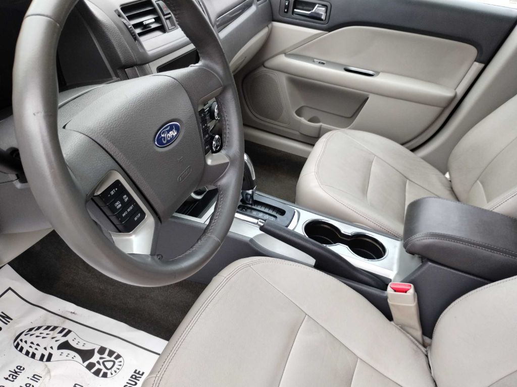 2011 Ford Fusion Image 17