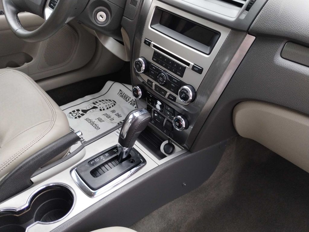 2011 Ford Fusion Image 18