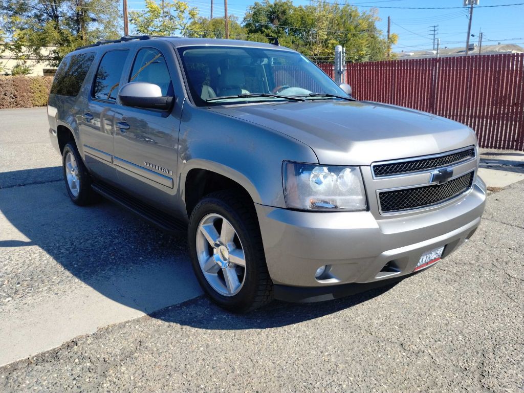 2007 Chevrolet Suburban Image 1