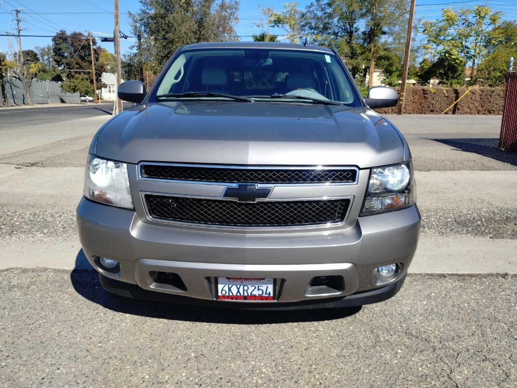 2007 Chevrolet Suburban Image 2