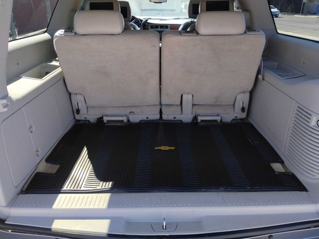 2007 Chevrolet Suburban Image 8