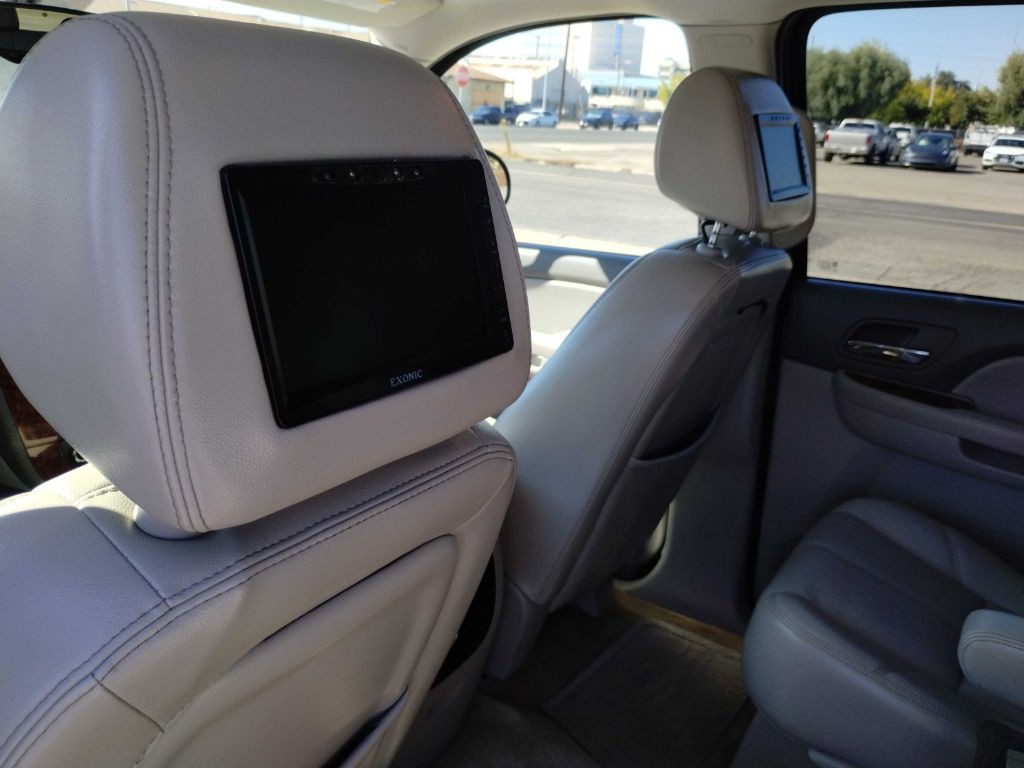 2007 Chevrolet Suburban Image 9
