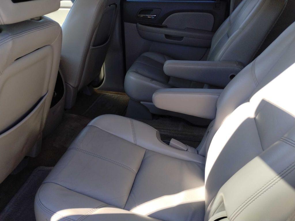 2007 Chevrolet Suburban Image 10
