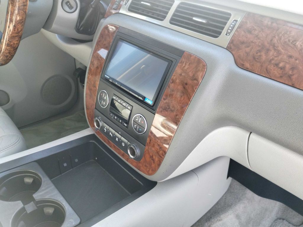 2007 Chevrolet Suburban Image 16