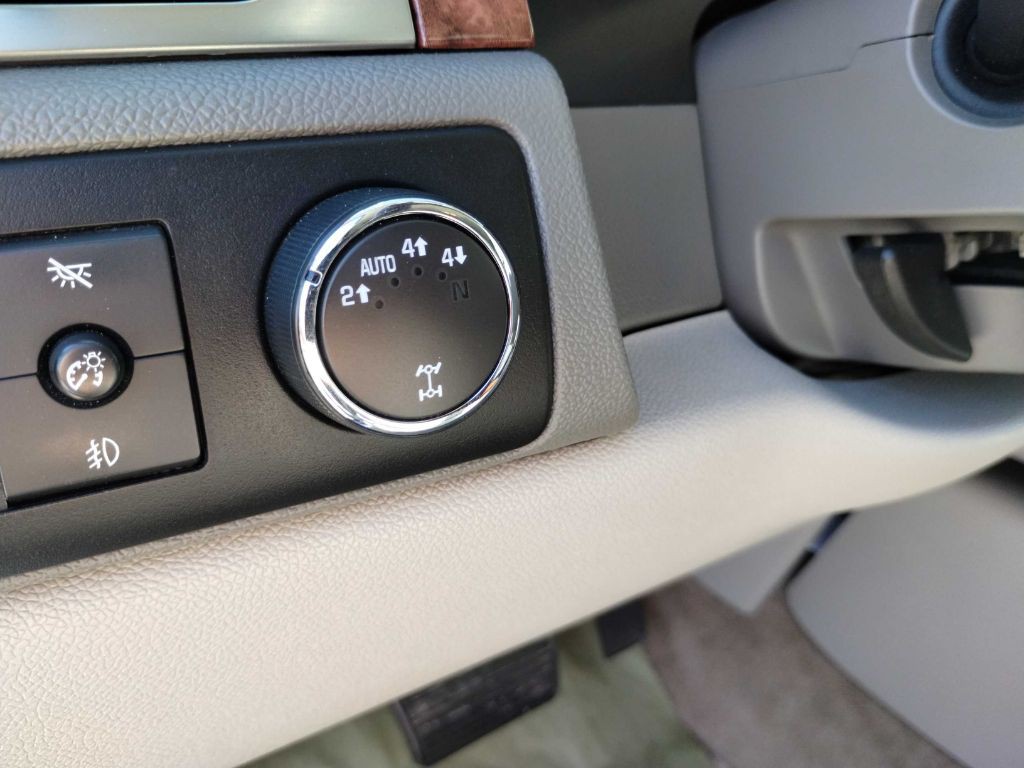 2007 Chevrolet Suburban Image 19