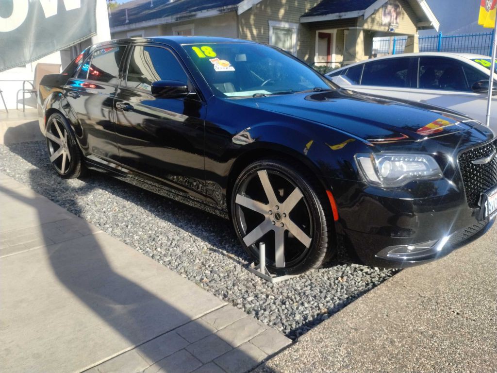 2018 Chrysler 300 Image 1