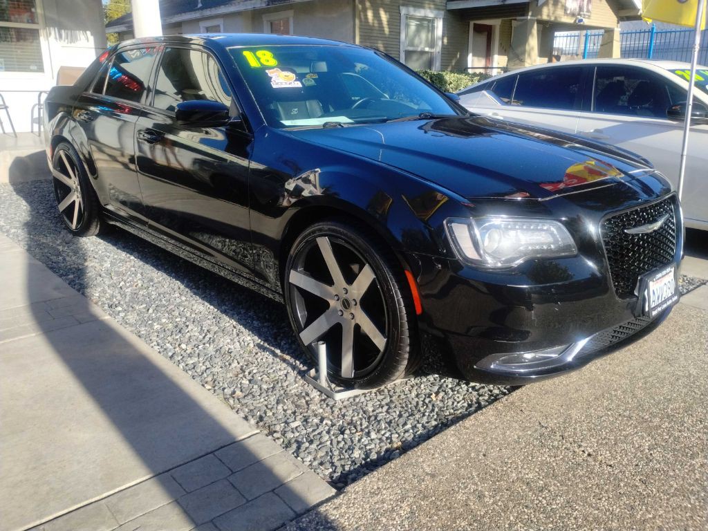 2018 Chrysler 300 Image 13