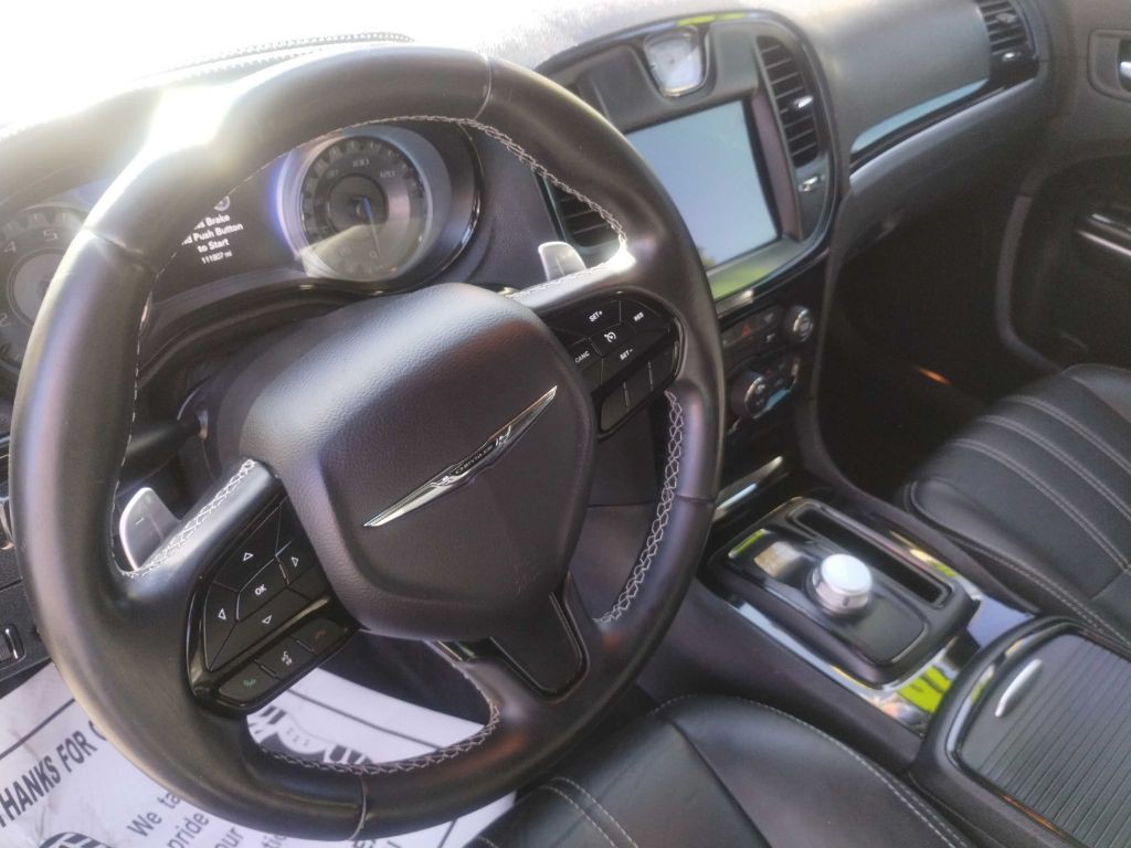 2018 Chrysler 300 Image 26