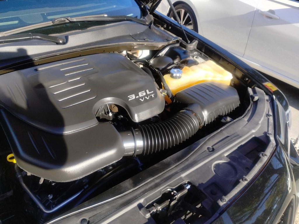 2018 Chrysler 300 Image 28