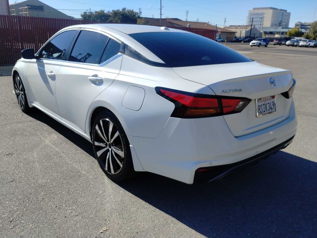 2020 Nissan Altima Image 9