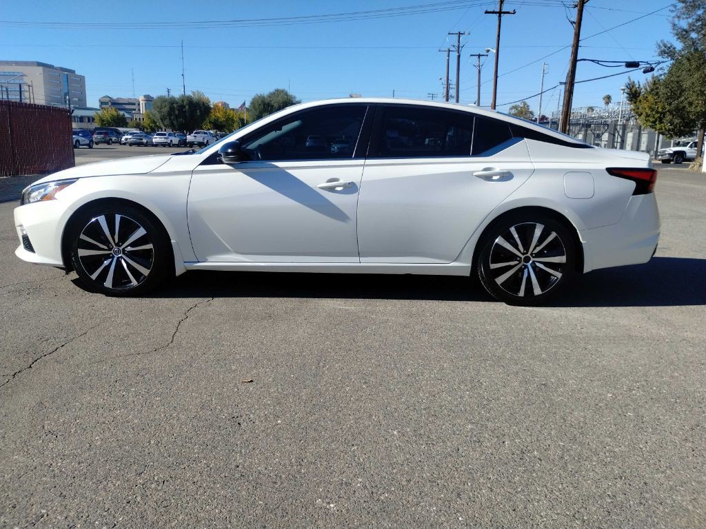 2020 Nissan Altima Image 10