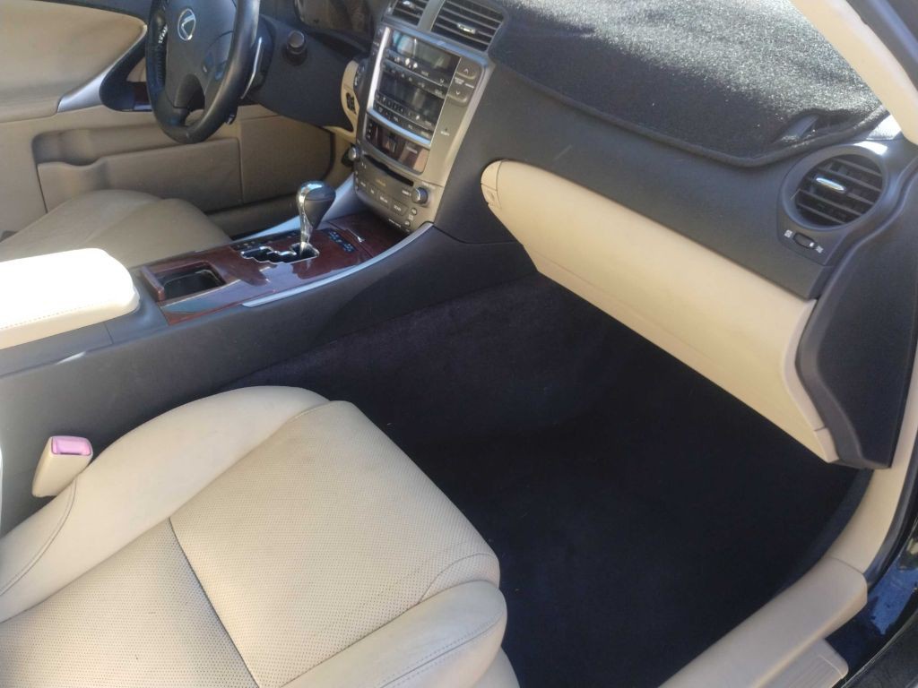 2008 Lexus IS Image 12