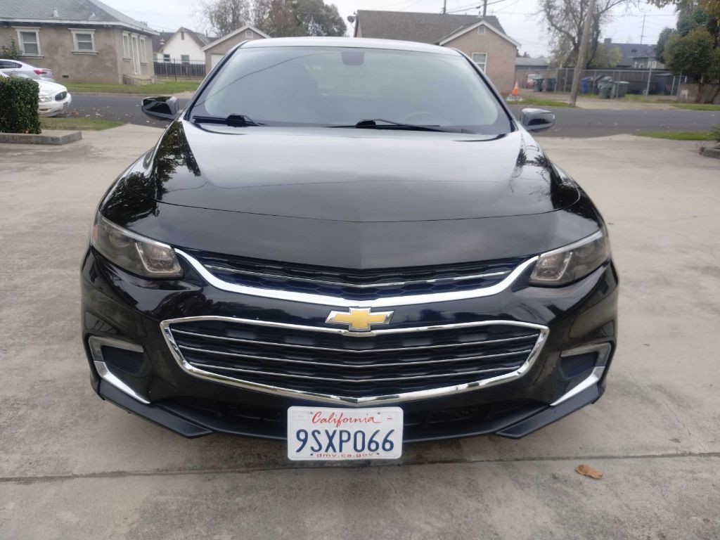 2018 Chevrolet Malibu Image 2