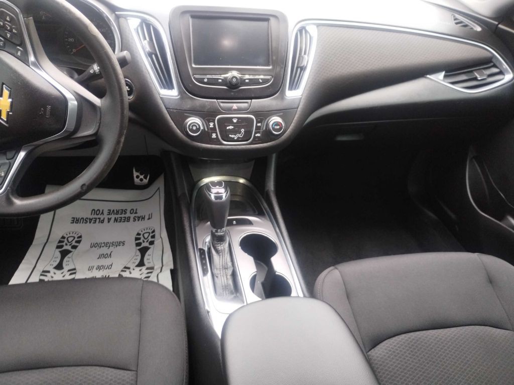 2018 Chevrolet Malibu Image 12