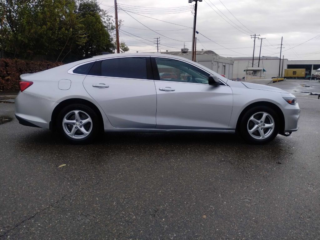 2017 Chevrolet Malibu Image 6