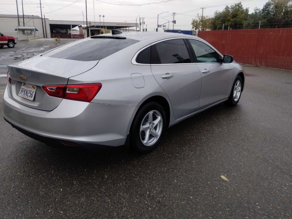 2017 Chevrolet Malibu Image 7