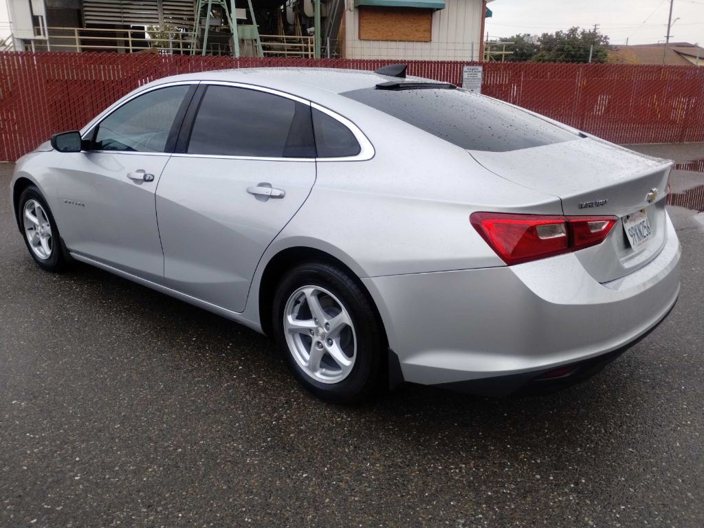 2017 Chevrolet Malibu Image 9
