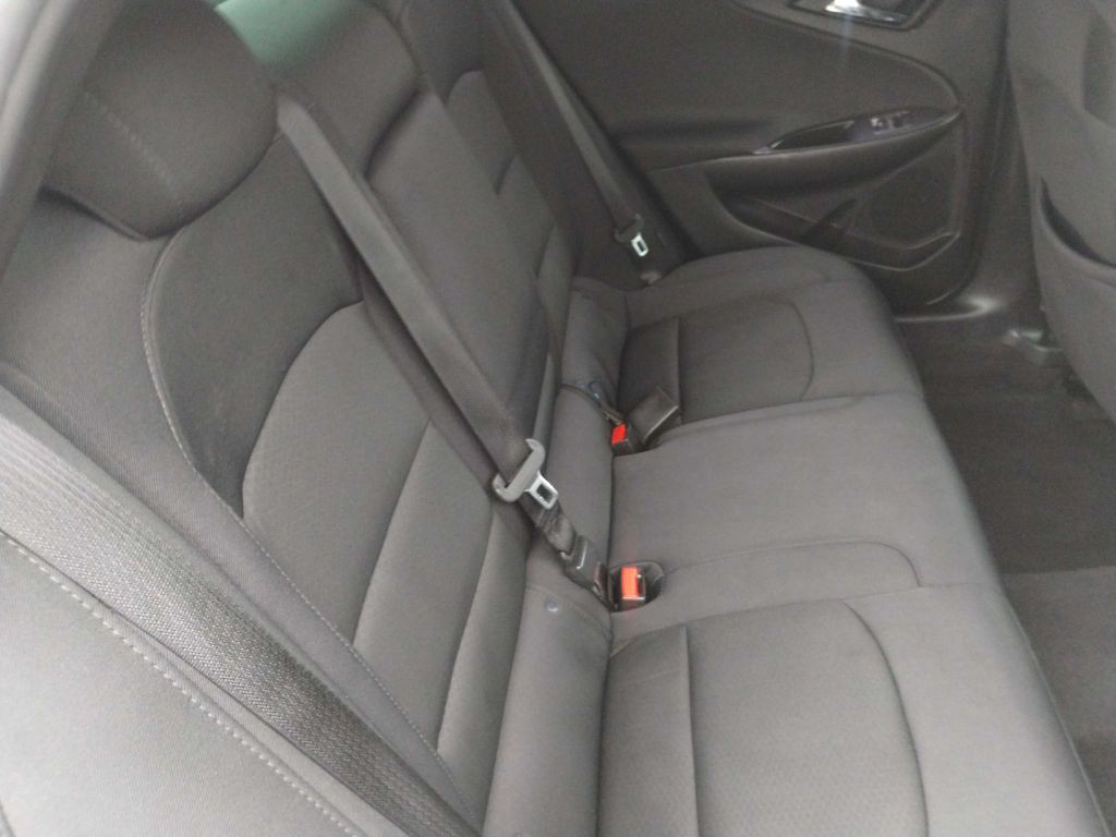 2017 Chevrolet Malibu Image 10