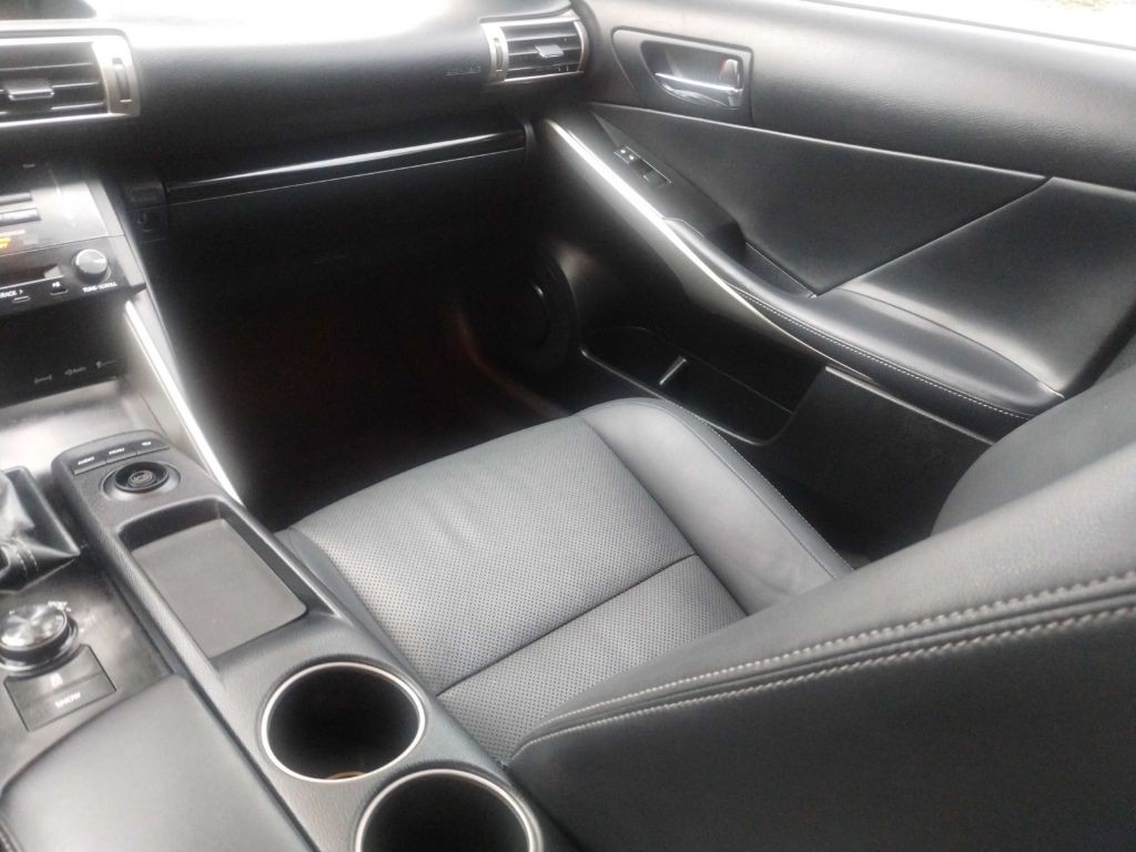 2014 Lexus IS Image 15
