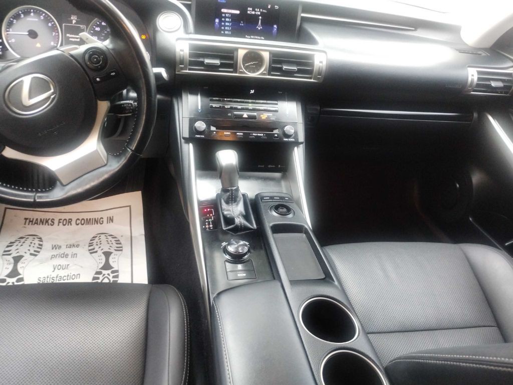2014 Lexus IS Image 30
