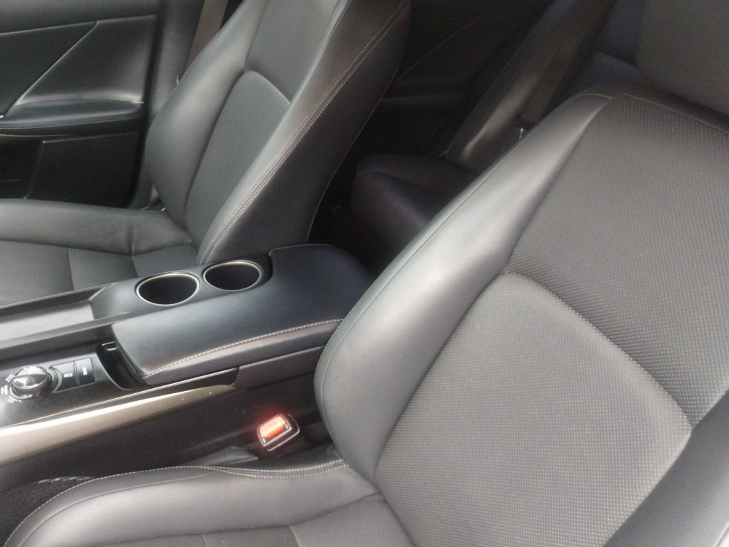 2014 Lexus IS Image 33