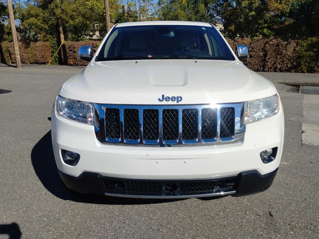 2011 Jeep Grand Cherokee Image 2