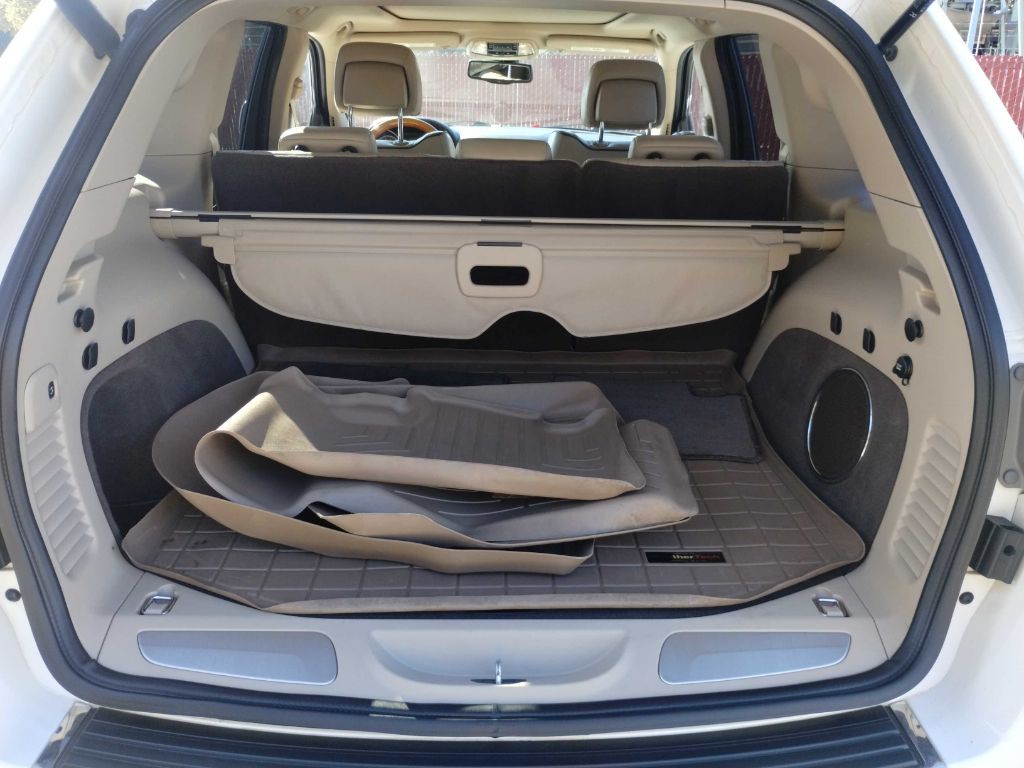 2011 Jeep Grand Cherokee Image 10