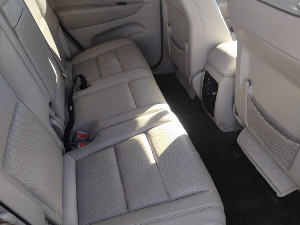 2011 Jeep Grand Cherokee Image 12