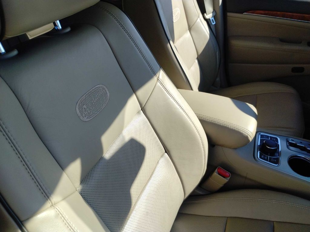 2011 Jeep Grand Cherokee Image 22