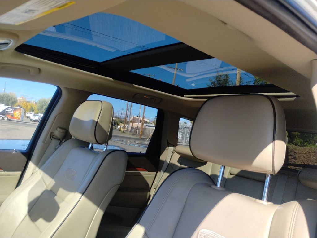 2011 Jeep Grand Cherokee Image 23