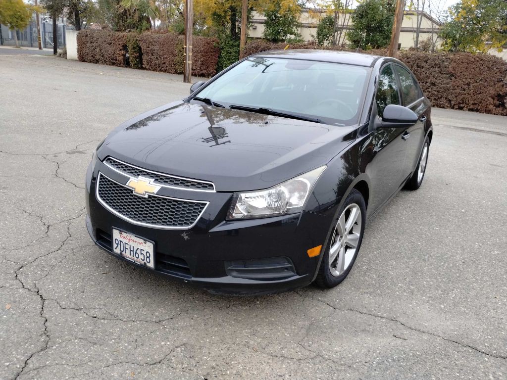 2013 Chevrolet Cruze Image 2