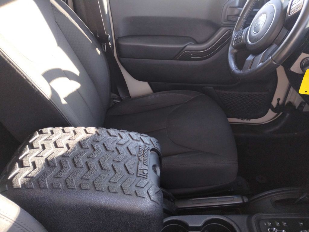 2016 Jeep Wrangler Unlimited Image 14