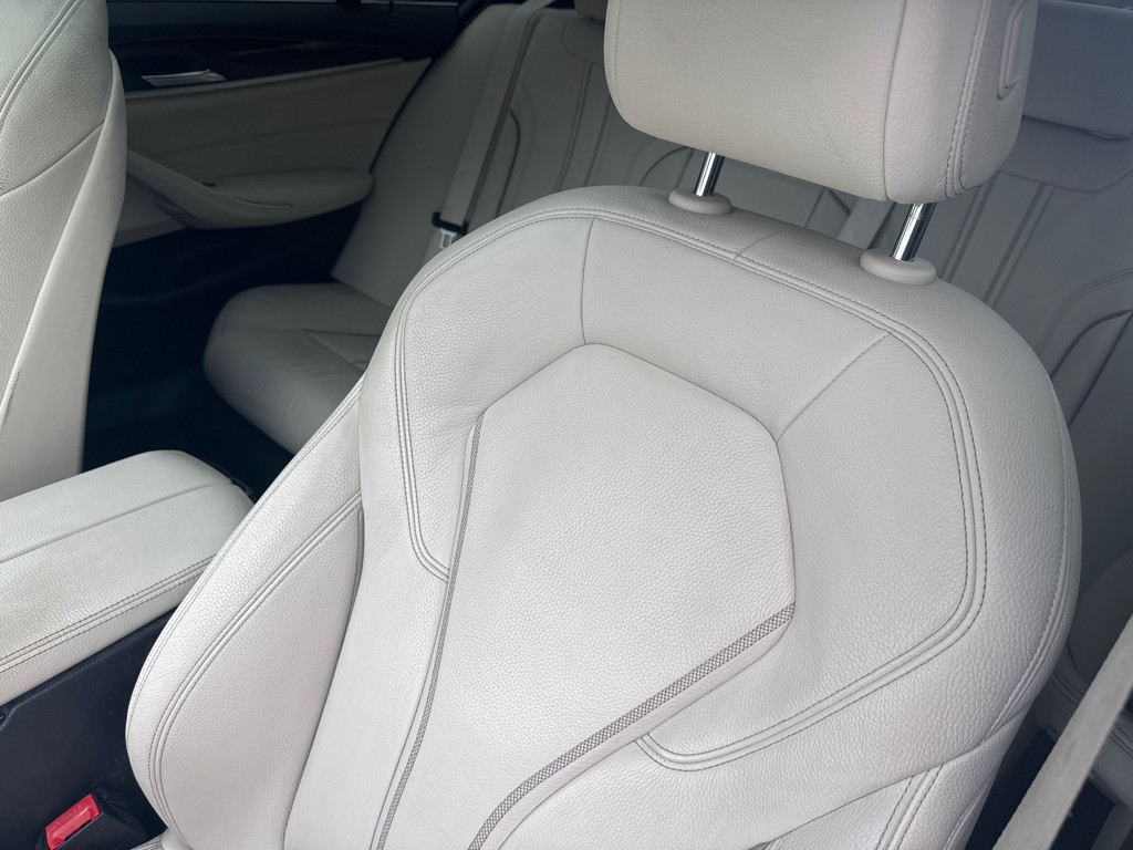 2017 BMW 5 Series Image 8