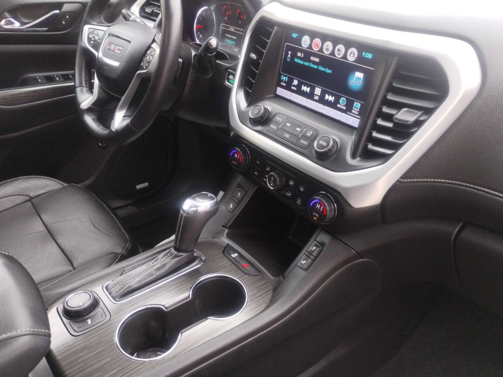 2017 GMC Acadia Image 18