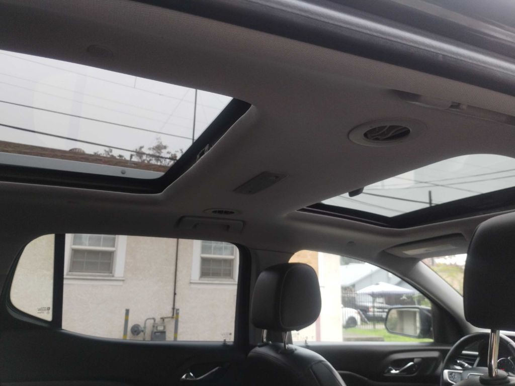 2017 GMC Acadia Image 12