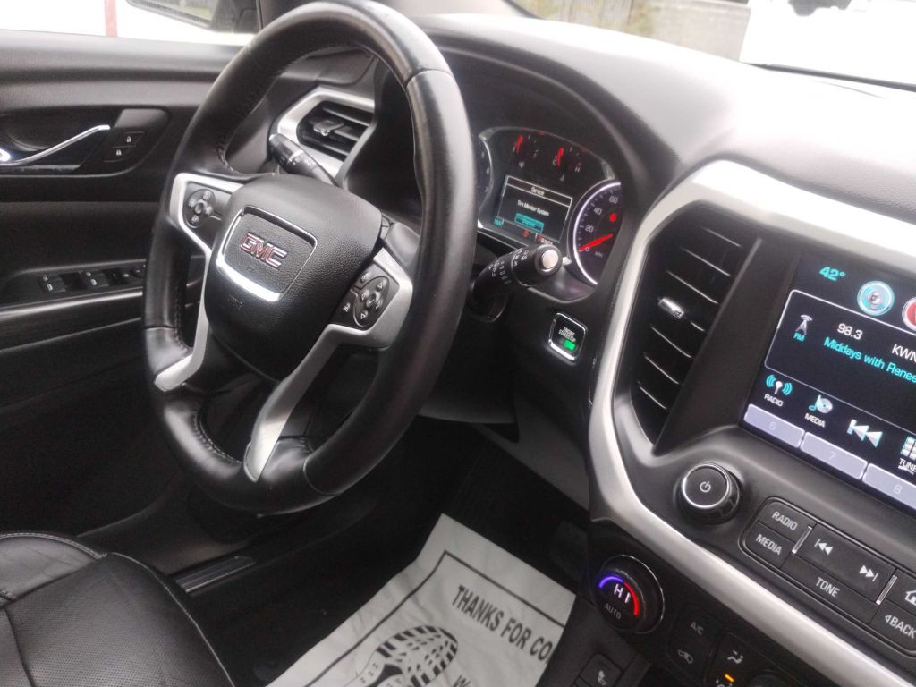 2017 GMC Acadia Image 18