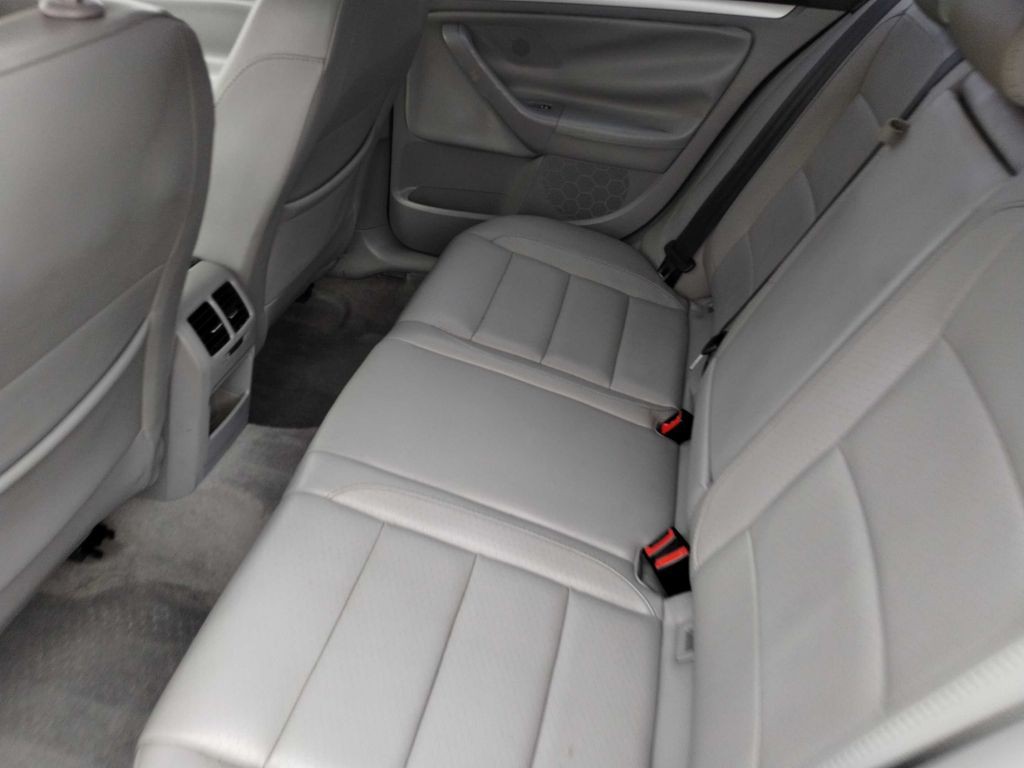 2006 Volkswagen Jetta Image 14
