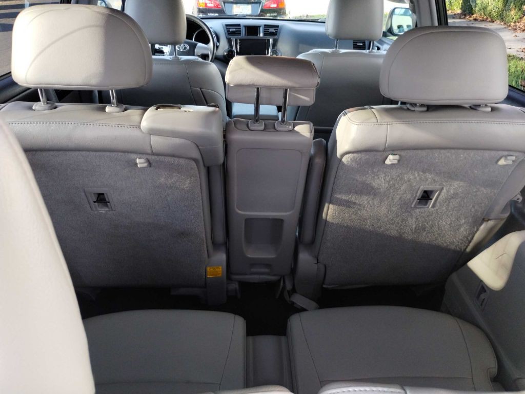 2013 Toyota Highlander Image 11