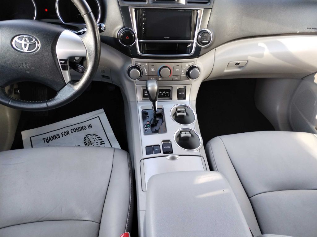 2013 Toyota Highlander Image 12