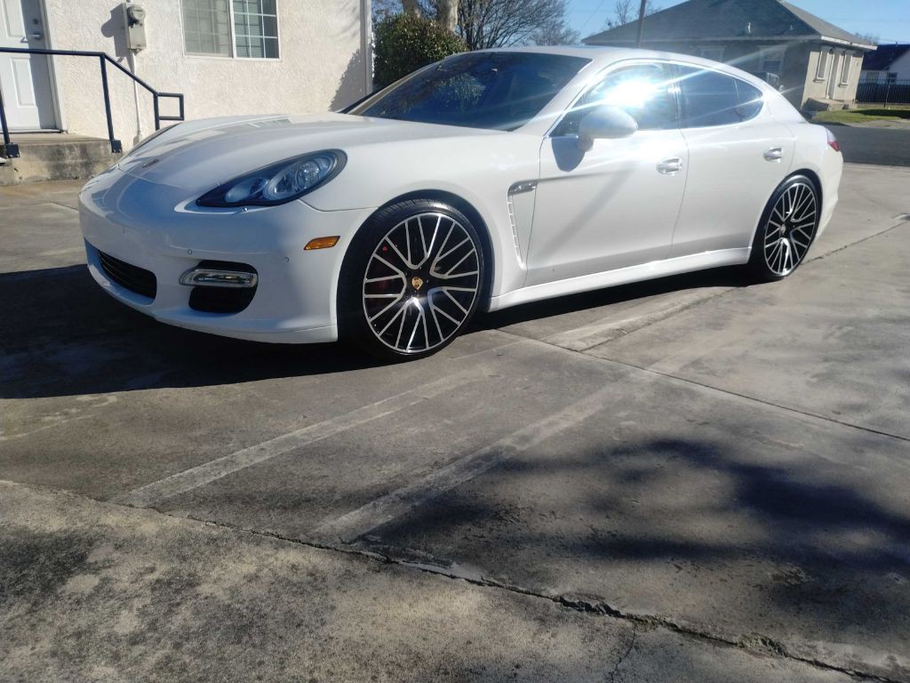 2010 Porsche Panamera Image 3