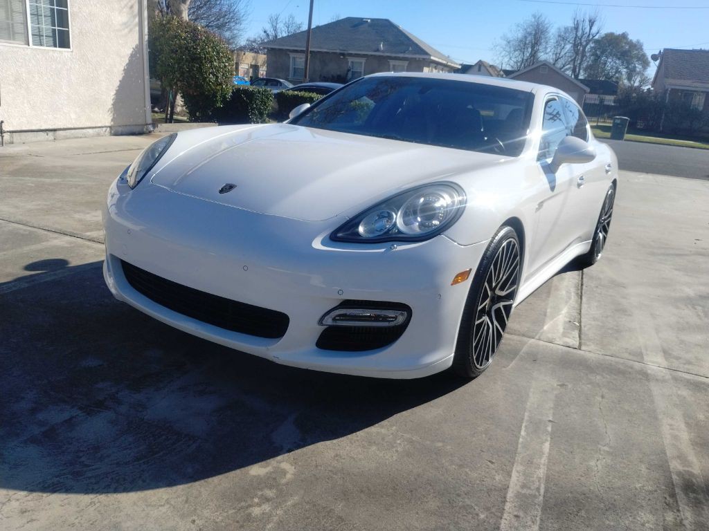 2010 Porsche Panamera Image 4