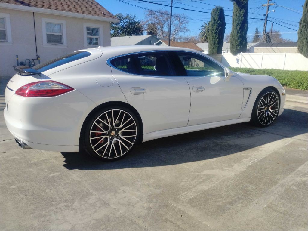 2010 Porsche Panamera Image 10
