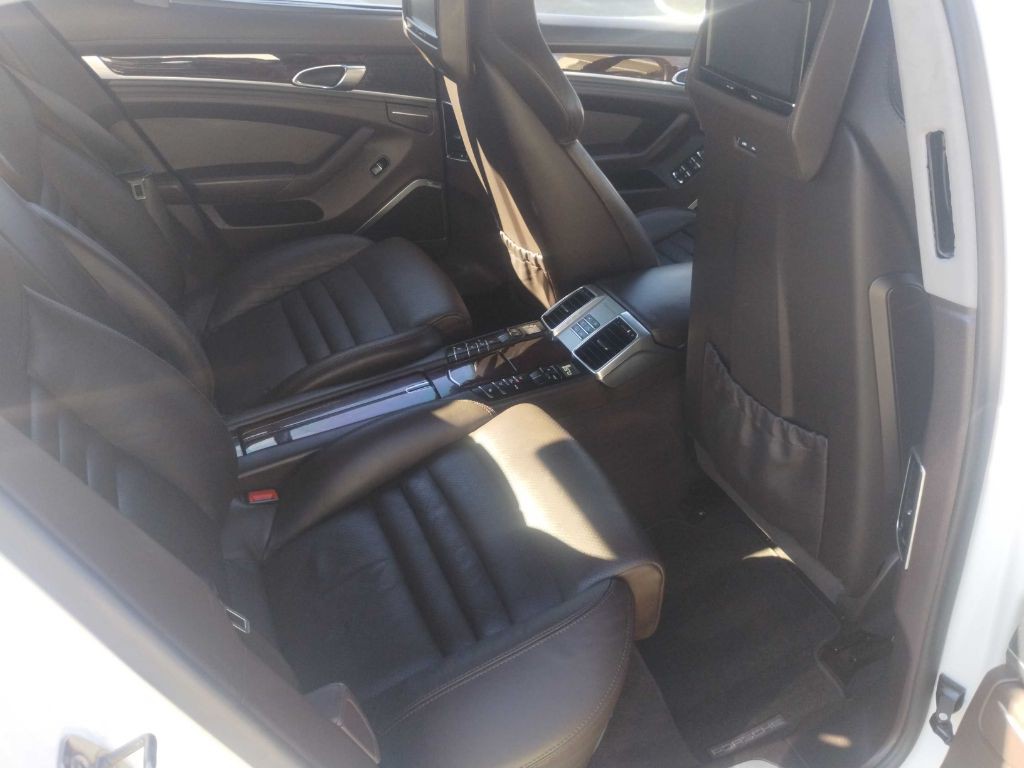 2010 Porsche Panamera Image 18