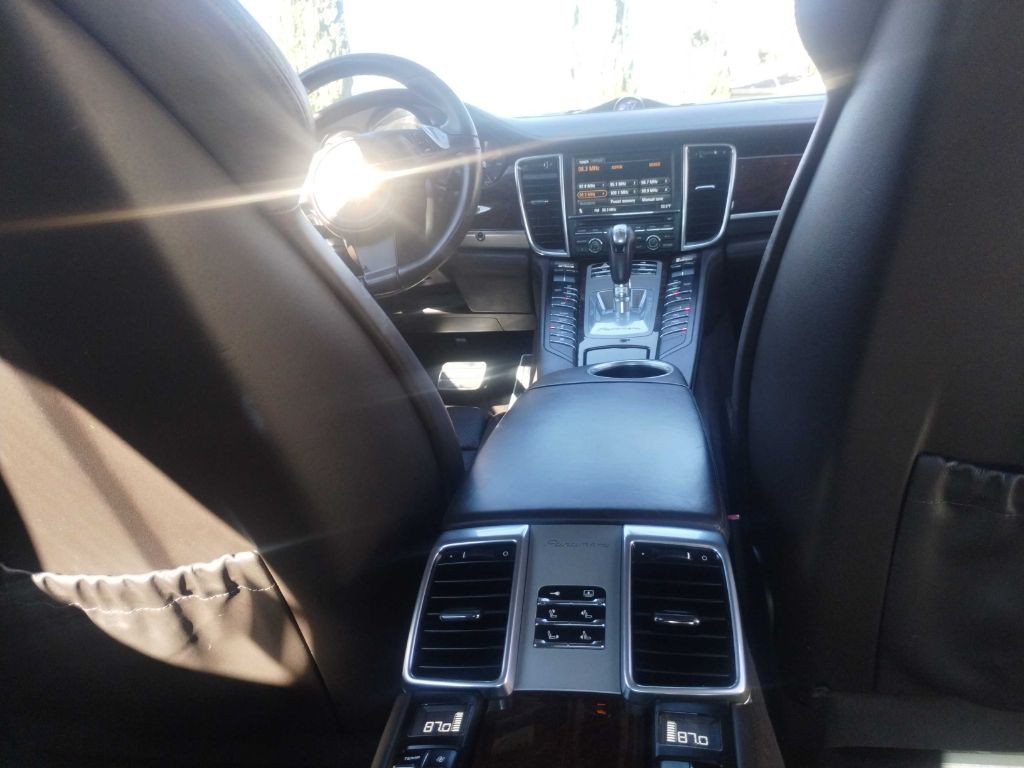 2010 Porsche Panamera Image 21